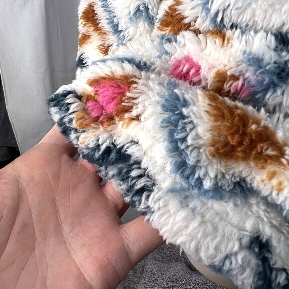 Eddie Bauer Aztec Plush 1/4 Zip Fuzzy Fleece Soft Cozy Pullover Size Small - Picture 6 of 10